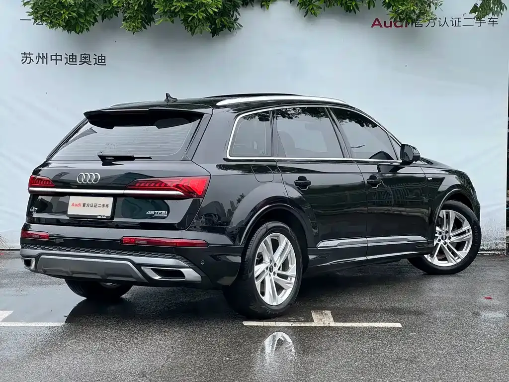 Audi Q7 — фото 10