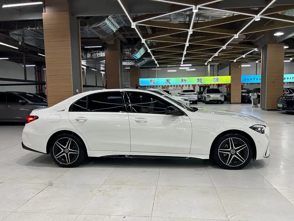 Mercedes-Benz C-Class — фото 10