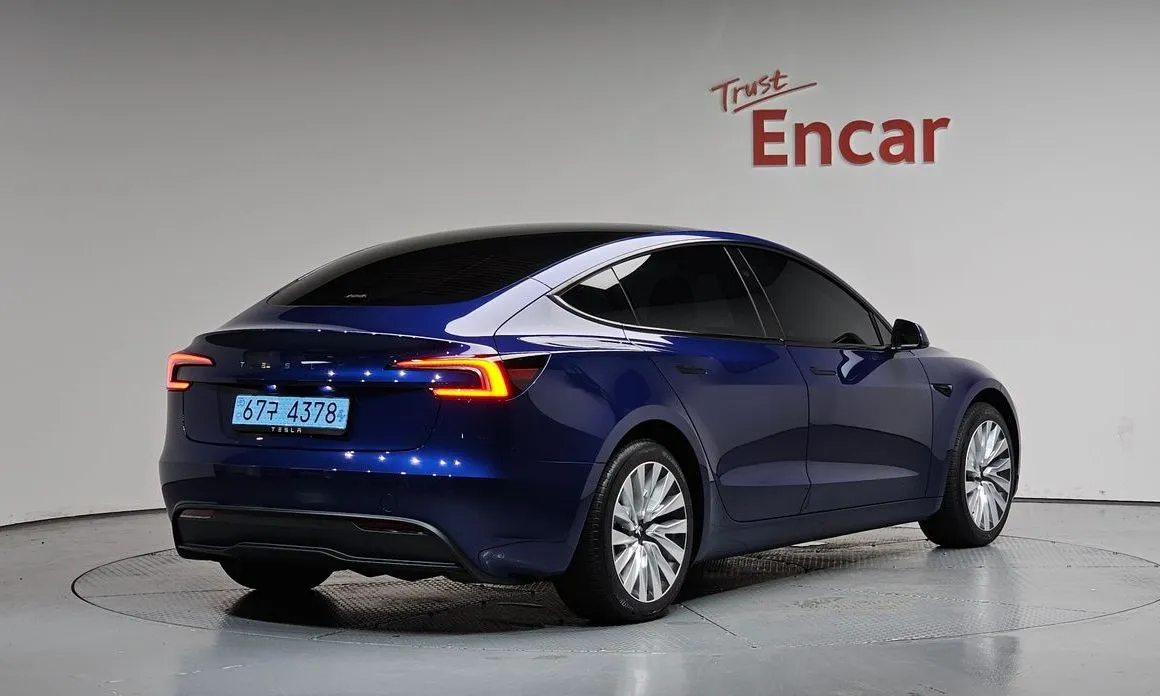 Tesla Model 3 — фото 5