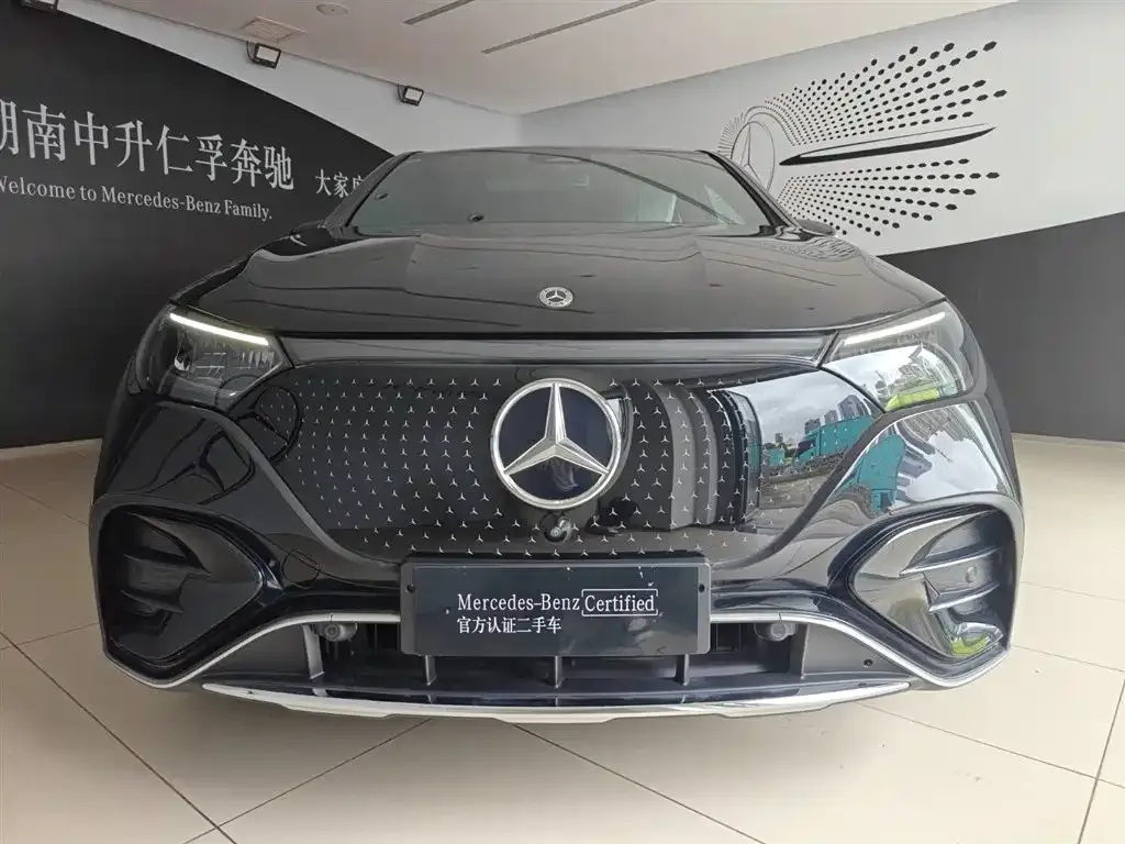 Mercedes-Benz EQE SUV — фото 2