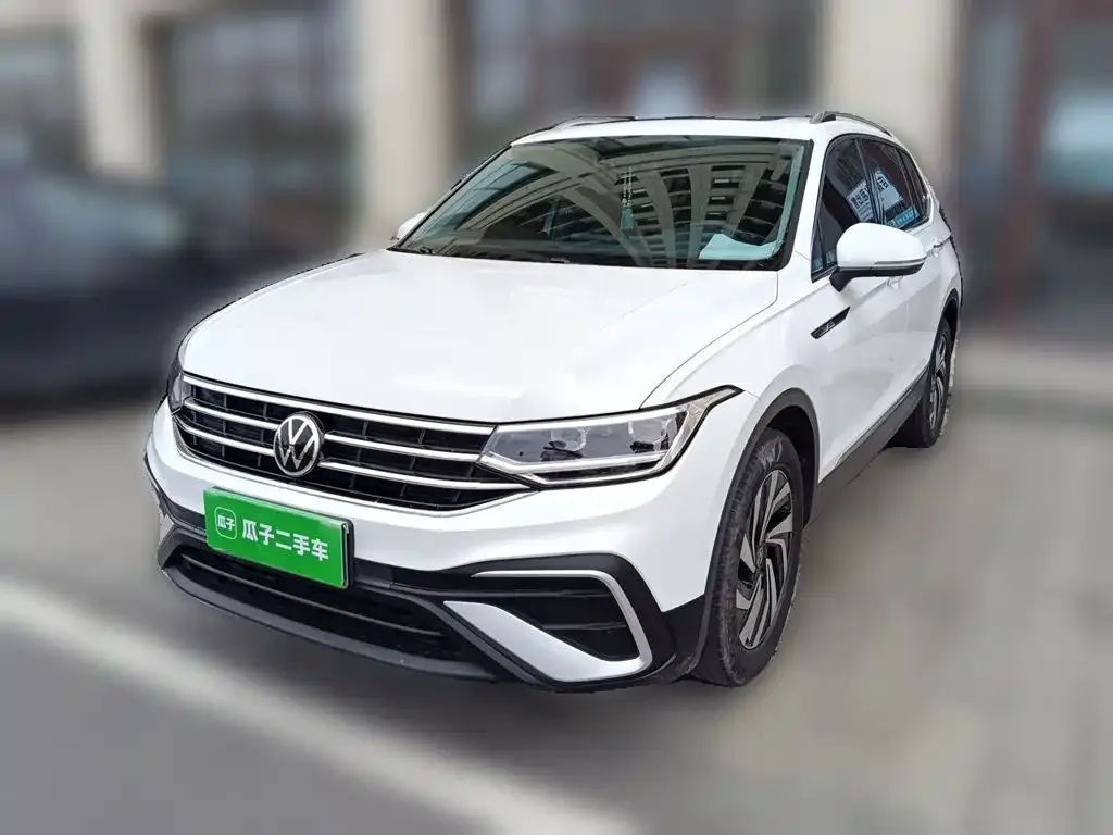 Volkswagen Tiguan L — фото 8