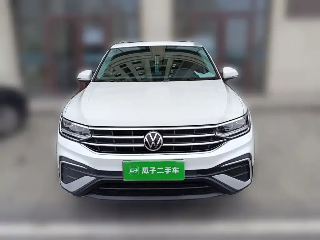 Volkswagen Tiguan L — фото 4