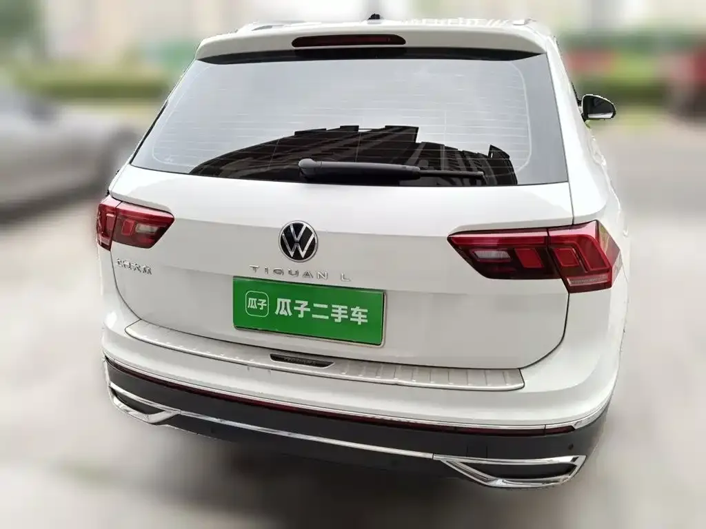 Volkswagen Tiguan L — фото 10