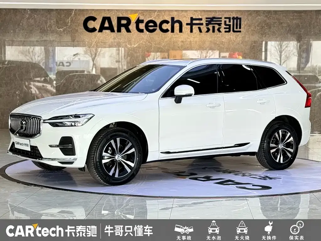 Volvo XC60 — фото 1