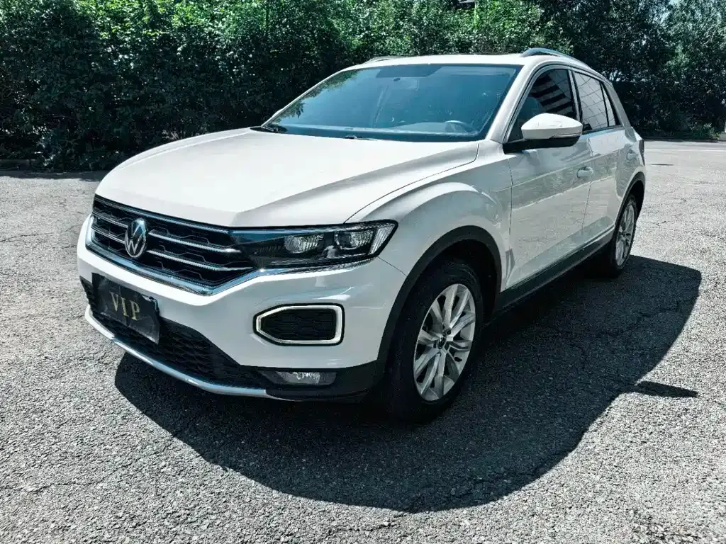 Volkswagen T-Roc — фото 1