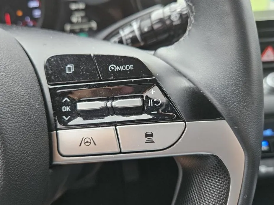 Hyundai AVANTE — фото 3
