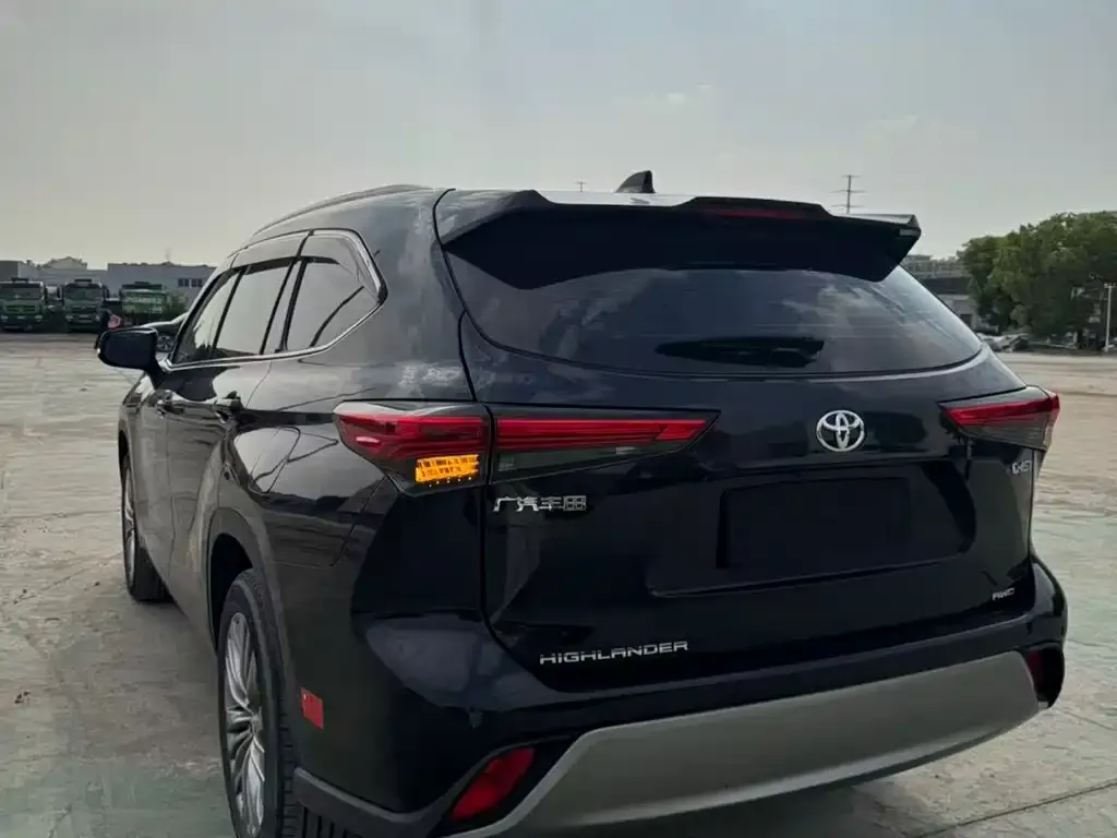 Toyota Highlander — фото 2