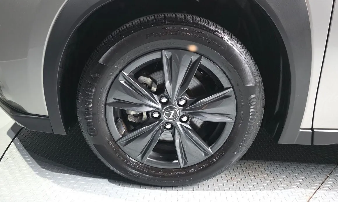Lexus UX — фото 9