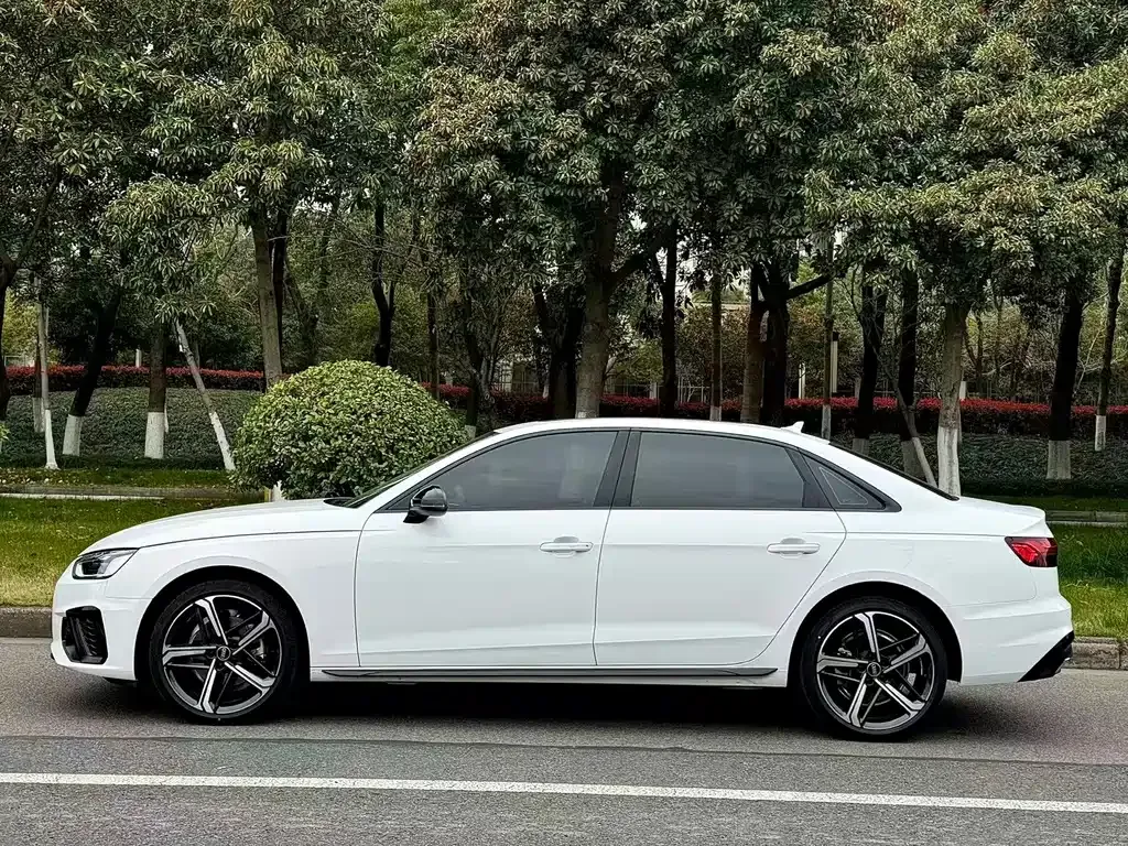 Audi A4L — фото 9