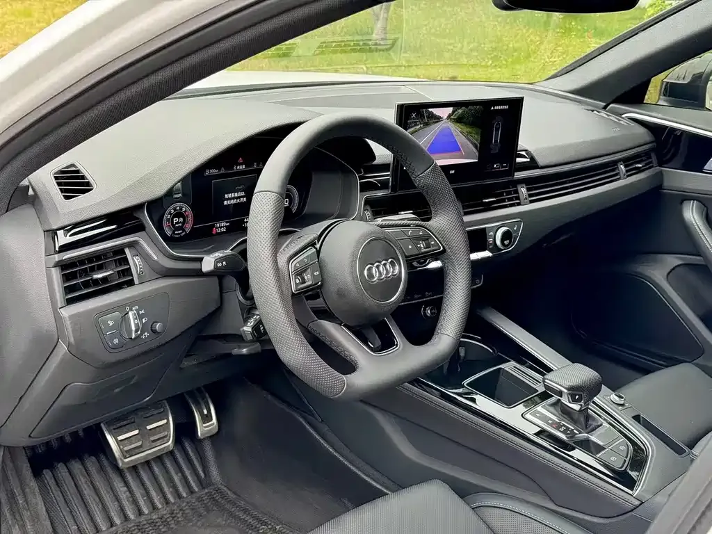 Audi A4L — фото 5