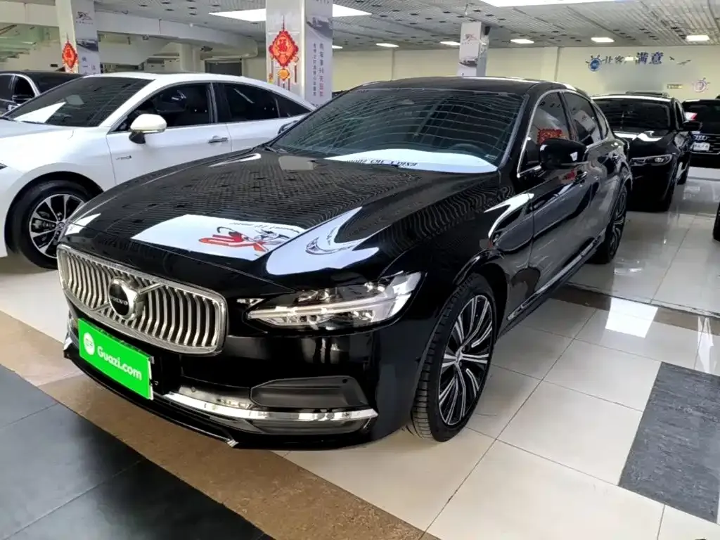 Volvo S90 — фото 1
