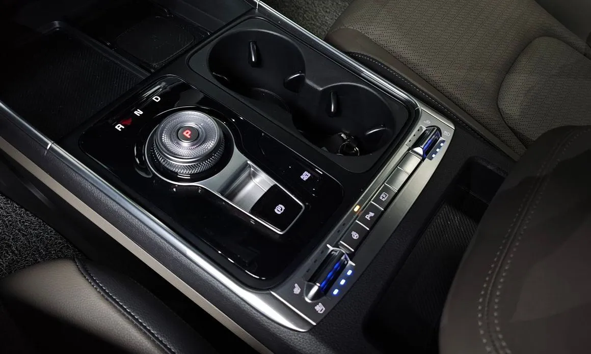 Kia Carnival — фото 10