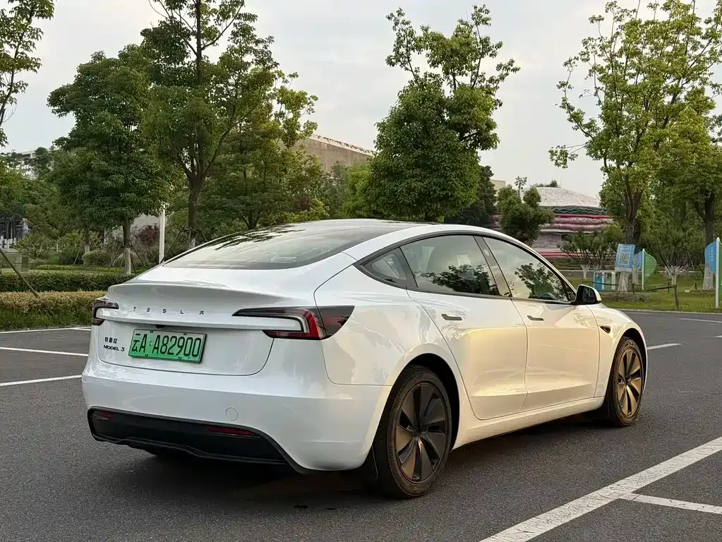 Tesla Model 3 — фото 2