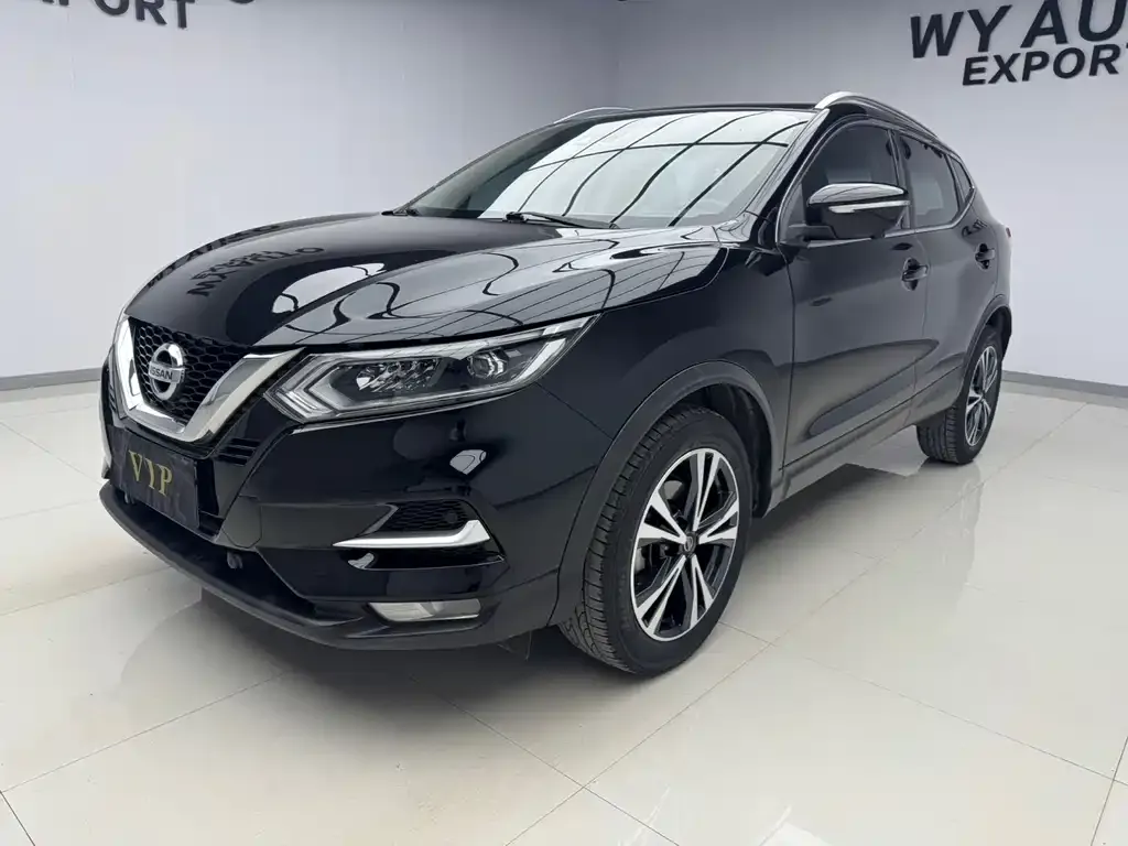 Nissan Qashqai — фото 1