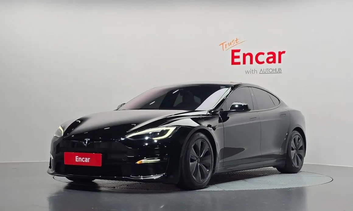 Tesla Model S — фото 1