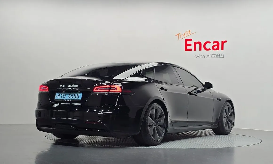 Tesla Model S — фото 5