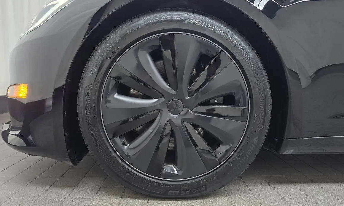 Tesla Model S — фото 8