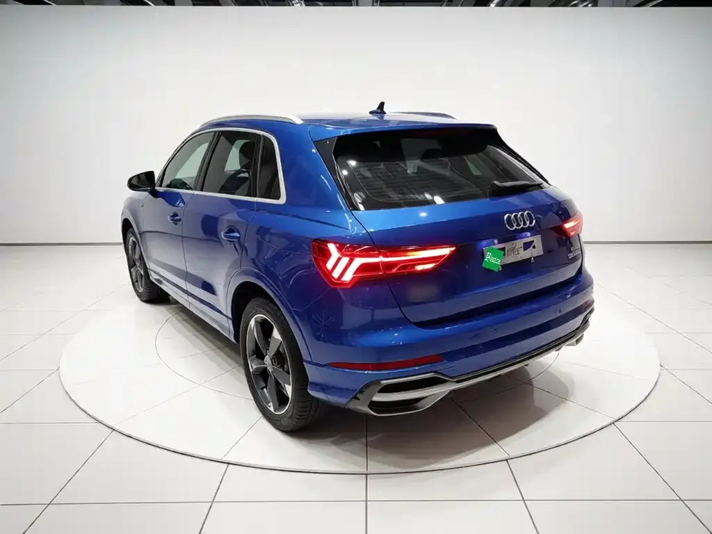 Audi Q3 — фото 8