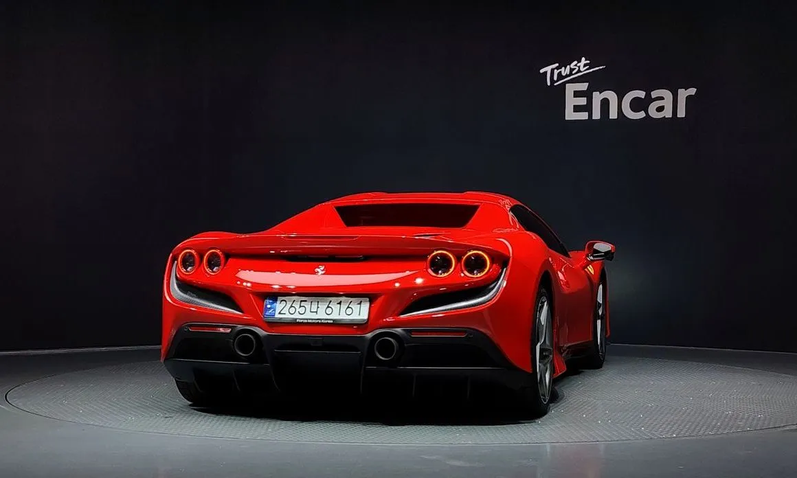 Ferrari F8 — фото 7