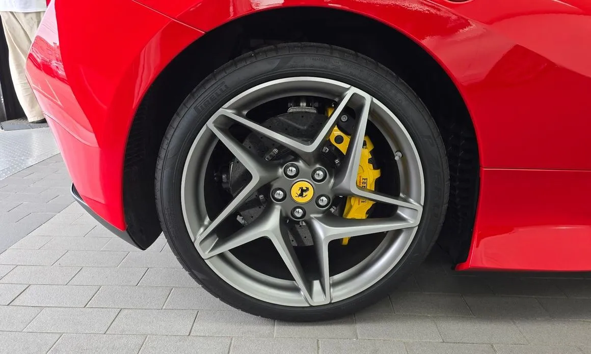 Ferrari F8 — фото 5