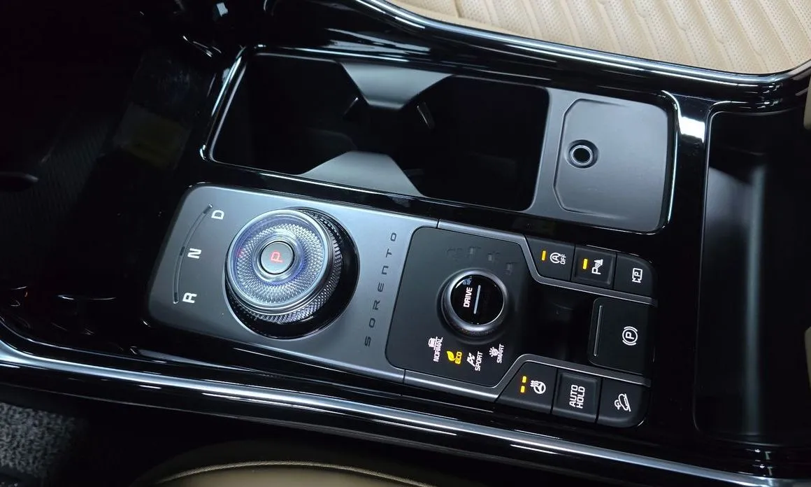 Kia Sorento — фото 10