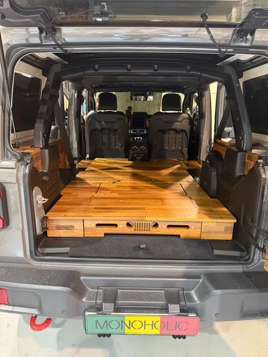 Jeep Wrangler — фото 8