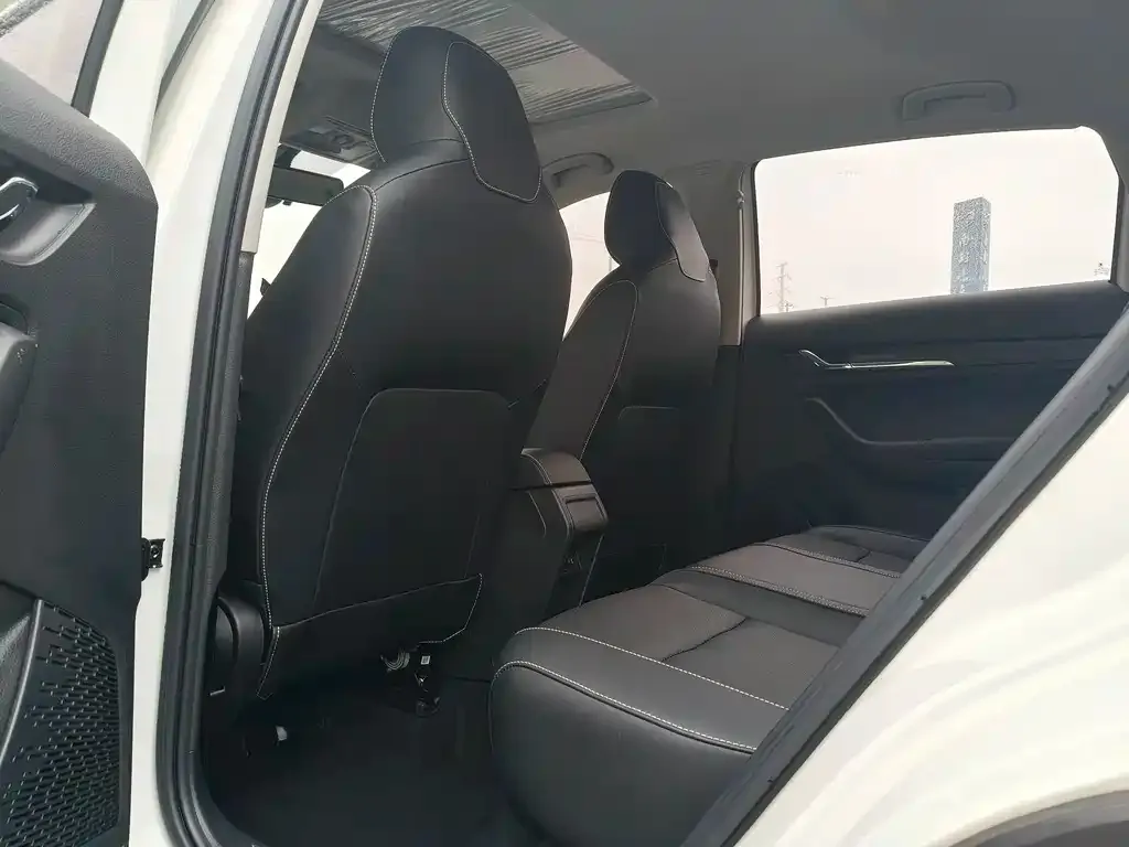 Skoda Kamiq — фото 2