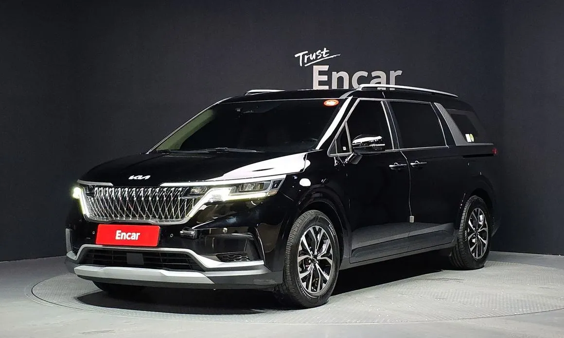 Kia Carnival — фото 1