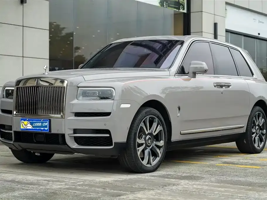 Rolls-Royce Cullinan — фото 1