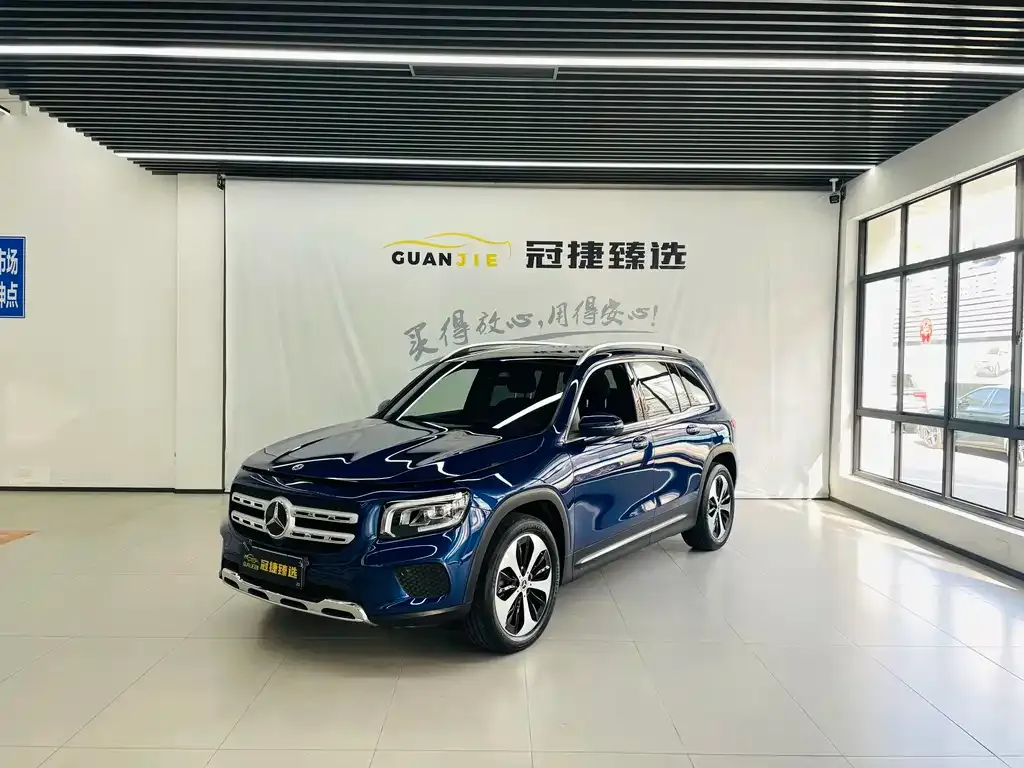 Mercedes-Benz GLB — фото 1