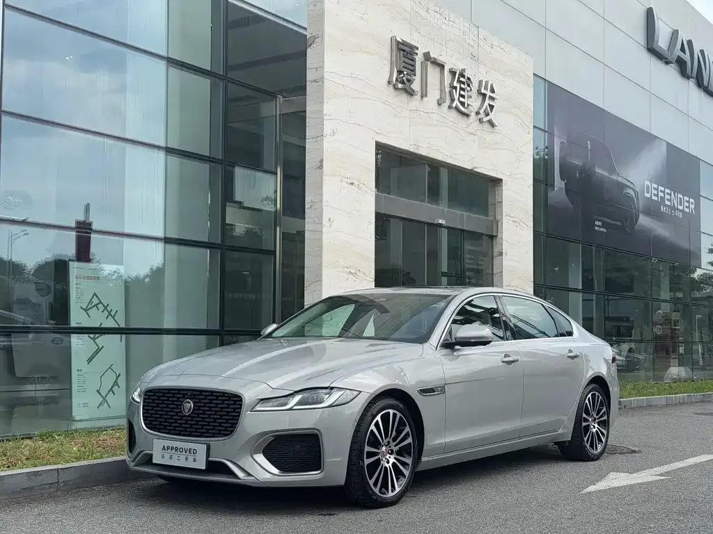 Jaguar XFL — фото 1