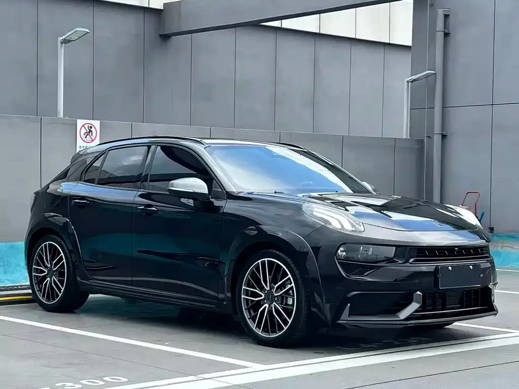 Lynk & Co 02 Hatchback — фото 5
