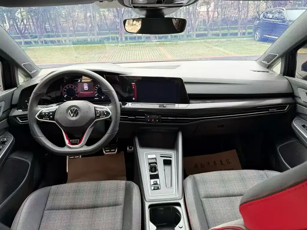 Volkswagen Golf GTI — фото 3