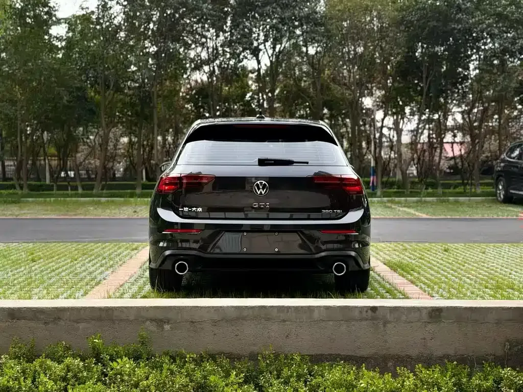 Volkswagen Golf GTI — фото 5