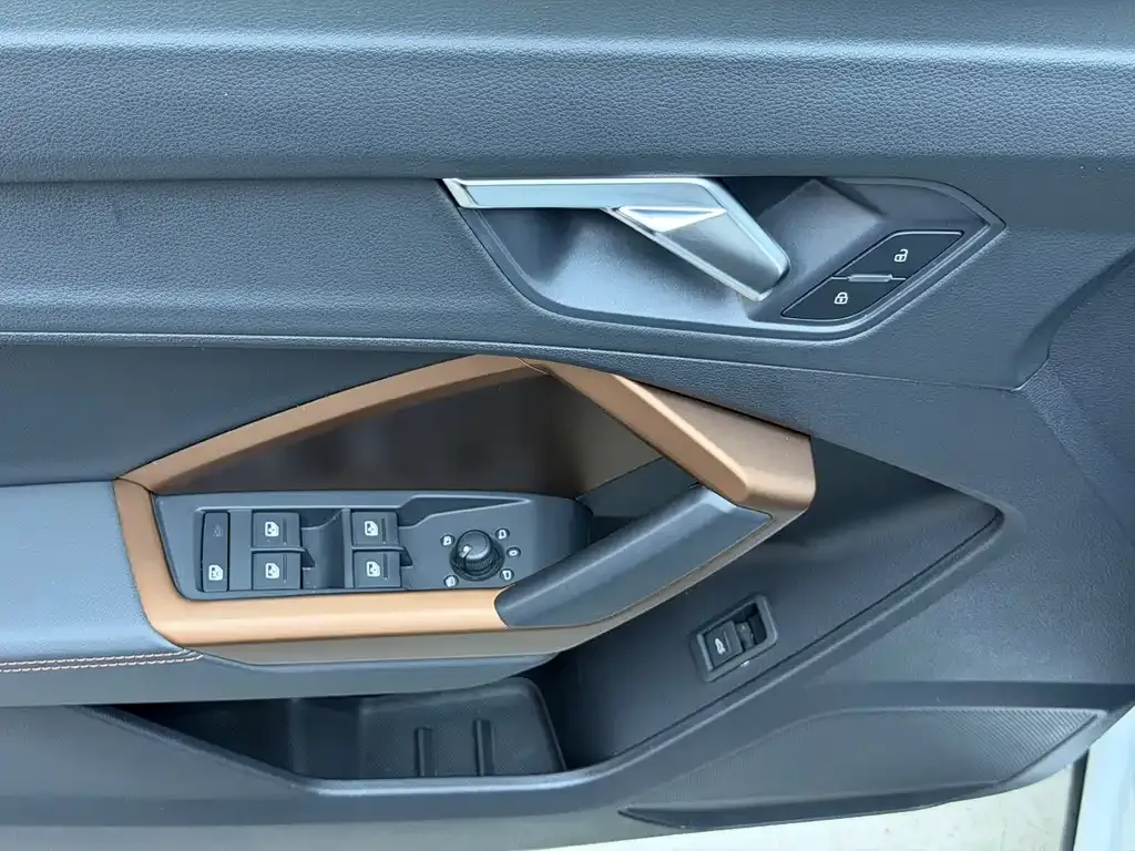 Audi Q3 — фото 9