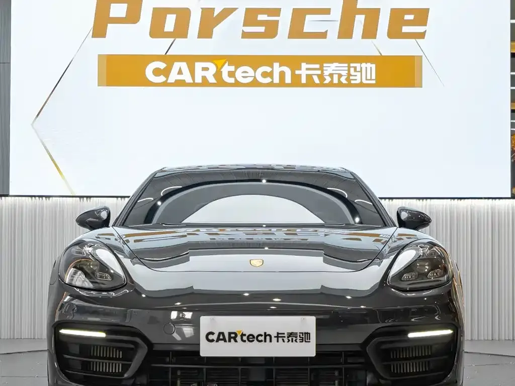 Porsche Panamera — фото 1