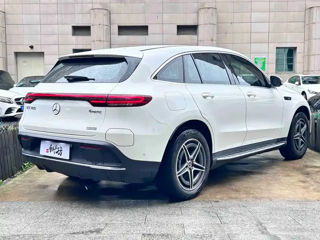 Mercedes-Benz EQC — фото 7