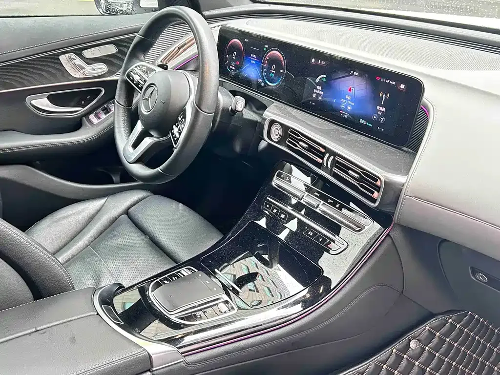 Mercedes-Benz EQC — фото 9