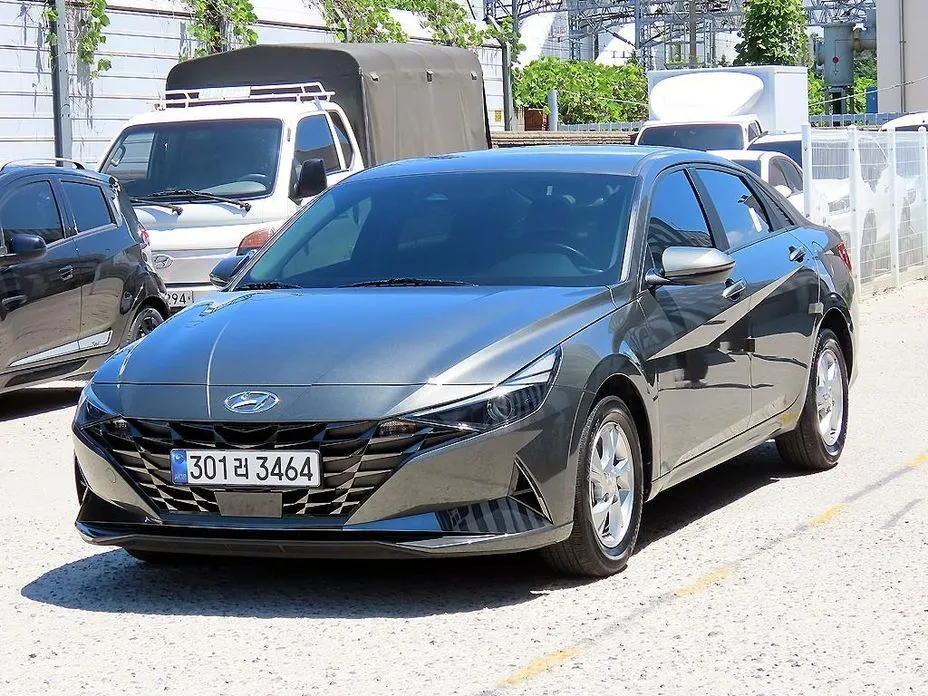 Hyundai AVANTE — фото 1