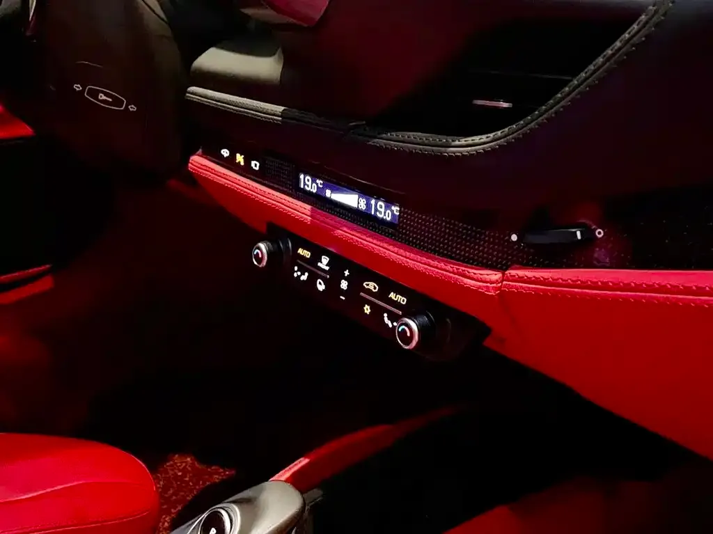 Ferrari F8 — фото 2