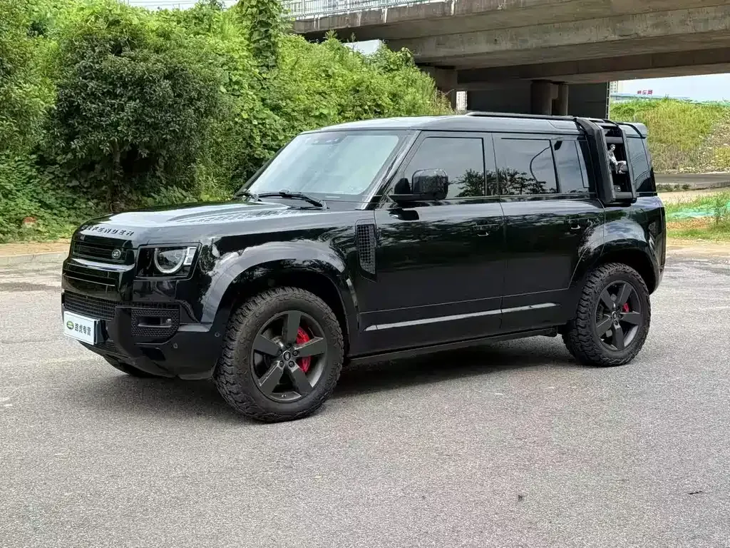 Land Rover Defender — фото 1