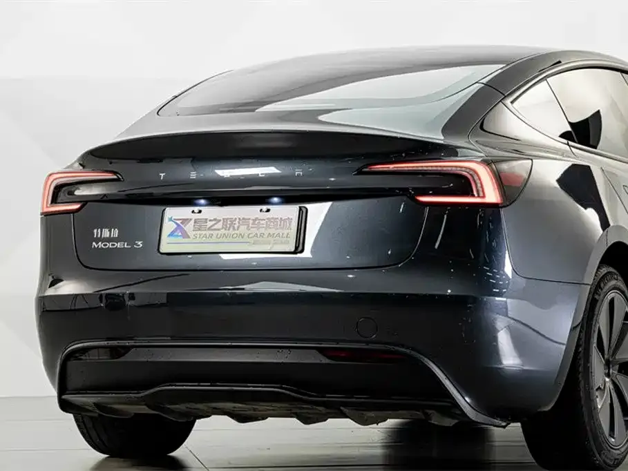 Tesla Model 3 — фото 10