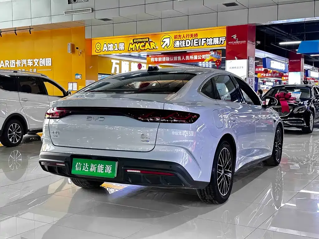 BYD Qin L — фото 8