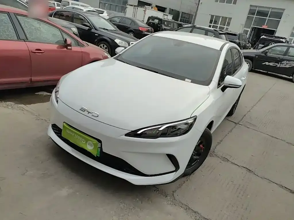 BYD Seal 05 DM-i — фото 8