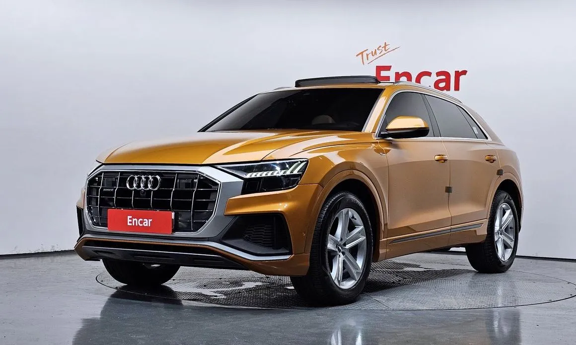 Audi Q8 — фото 1