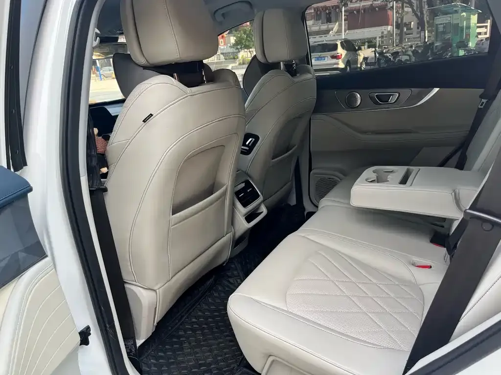Chery Tiggo 8 PRO NEV — фото 6