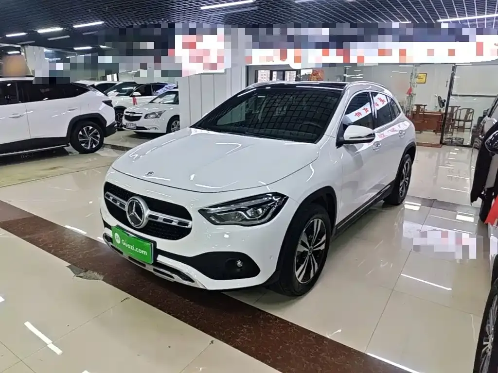Mercedes-Benz GLA — фото 1
