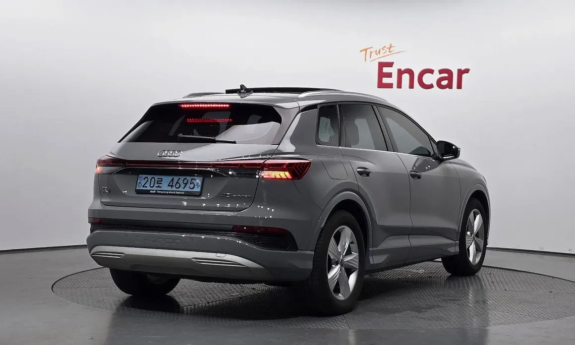 Audi Q4 e-tron — фото 3