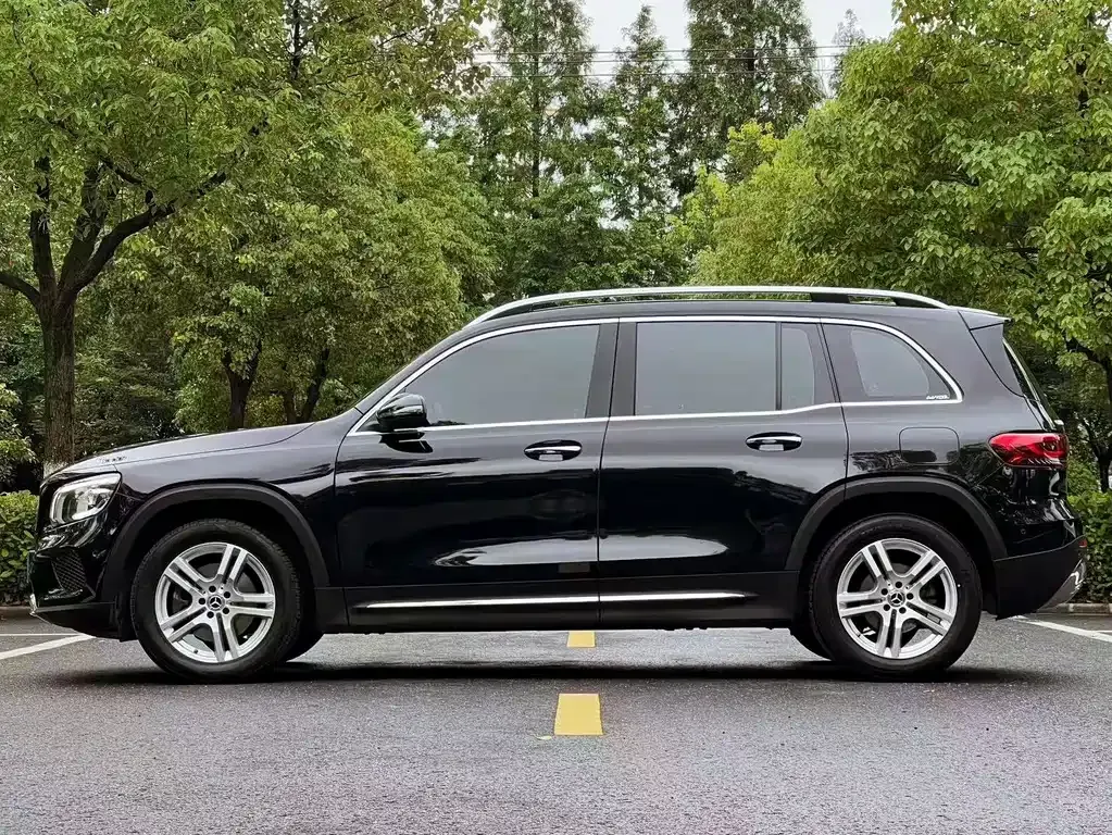 Mercedes-Benz GLB — фото 10