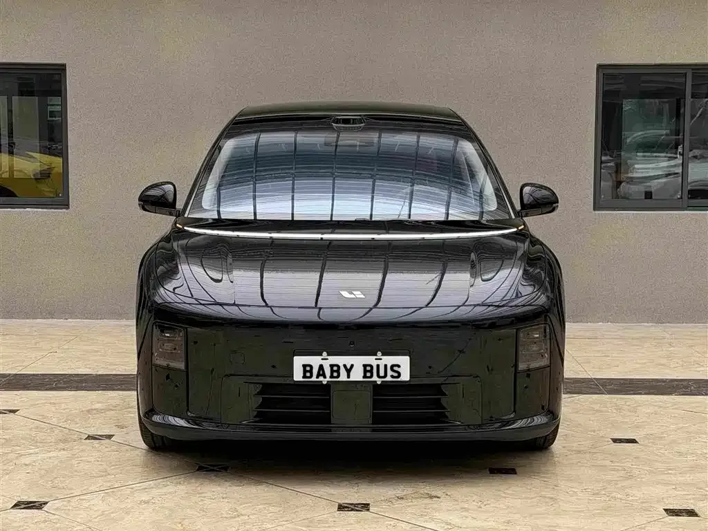 Li Auto Li i8 — фото 10